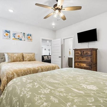 The Lake Fish-Amazing Views-Sleeps 24-Indoor-Outdoor Pools Branson Esterno foto
