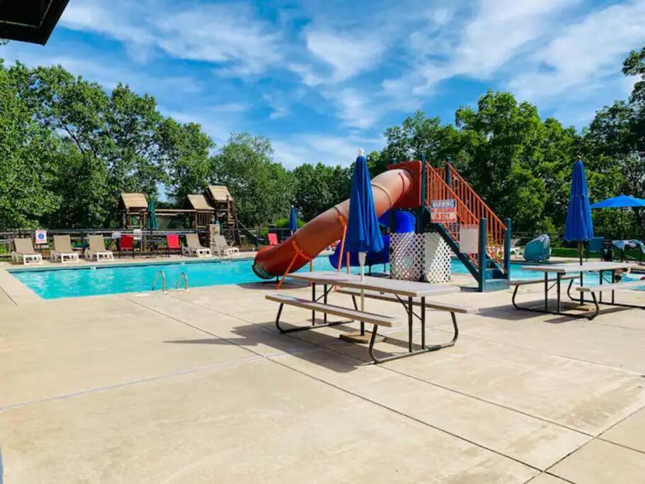 The Lake Fish-Amazing Views-Sleeps 24-Indoor-Outdoor Pools Branson Esterno foto