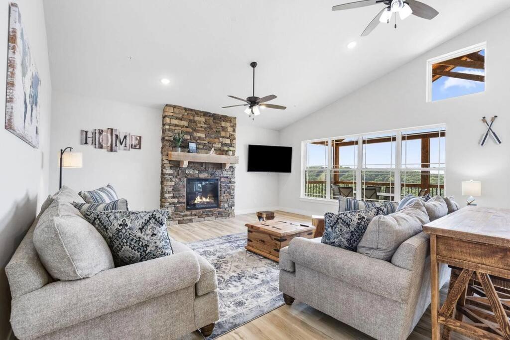 The Lake Fish-Amazing Views-Sleeps 24-Indoor-Outdoor Pools Branson Esterno foto