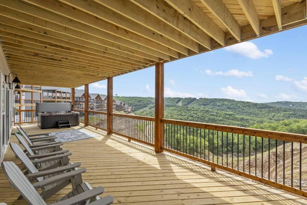The Lake Fish-Amazing Views-Sleeps 24-Indoor-Outdoor Pools Branson Esterno foto